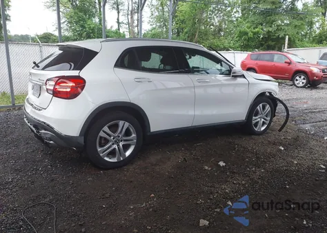 2020 Mercedes-Benz Gla 250 4Matic z USA, uszkodzony, nr VIN WDCTG4GB8LU026361